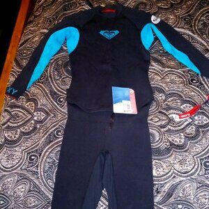 NWT Roxy Wet Suit, Black w/Aqua Blue, top size 10, Capri/calf length pants sz M